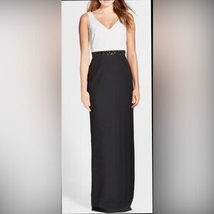 Adrianna Papell - Sheath Crepe Maxi Dress. Sz. 10 Black&White